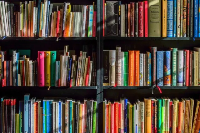 Gdzie kupować książki? W poszukiwaniu najlepszych ofert na rynku księgarskim